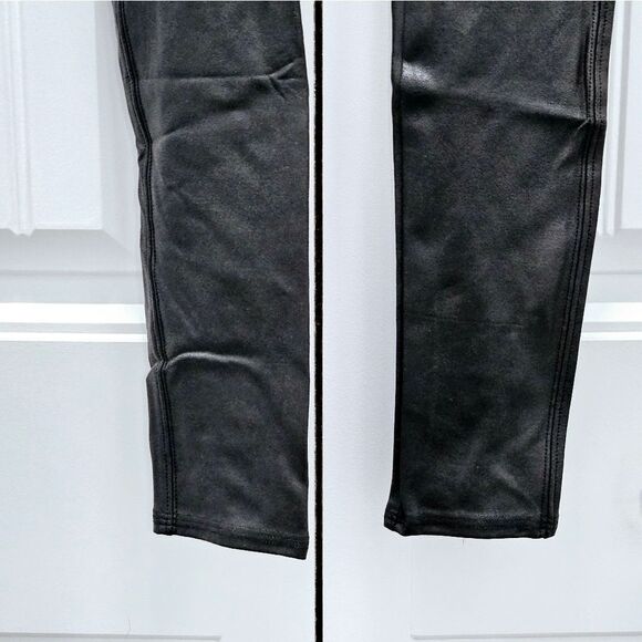🔥Spanx, Faux Leather Look Leggings. NWT, Size Medium. - Picture 4 of 7
